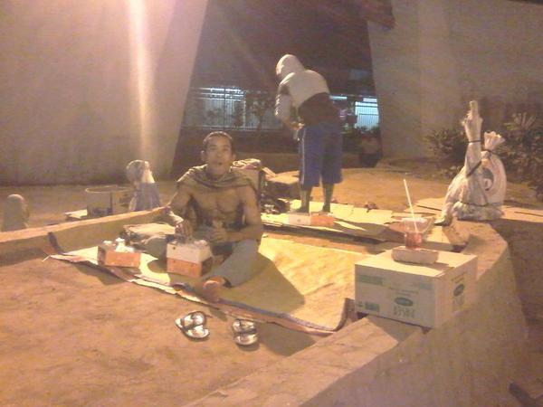 berbaginasiJKT's tweet photo. Si bapak ngasih tanda "jempol", ditambah senyum dan tawa.. "terima kasih yah buat para donatur". cc @LeCJJBenevole :) http://t.co/SaGSyCvAU6