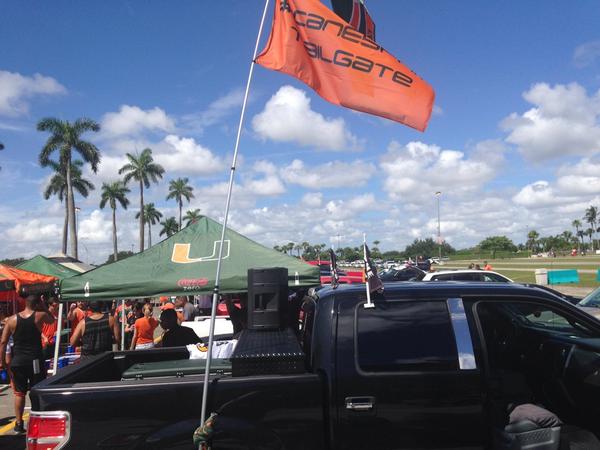 real_djrob's tweet photo. @CutlerRidgeLAZ @wdfnervous We Set!!! Let's Goooooo! #Canesfam #AllOut #ThatHowWeDo #ItsAllAboutTheU http://t.co/tu5QL4H4SY