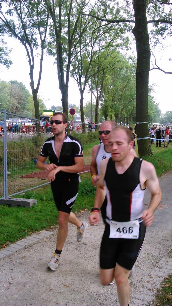 Supporteren @ Flanders Field triathlon Ieper #hupbroere #deadmanwalking #fft
