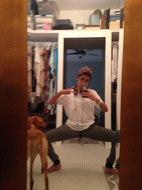 transsherlock's tweet photo. me looking good af in my new fuckboy sweatpants #teamtranscloud 🙊✨ http://t.co/wkbZJWJW1E