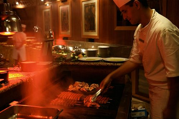 brbgdr's tweet photo. poi questa sera ristorante e dopo cena ci mettiamo sul patio a scartare i regali, chiacchierare, ballare e divertirci http://t.co/74LUB5U1Lj