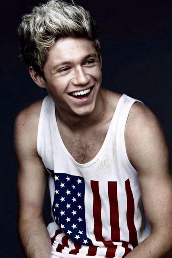 1D_5SOSFan3's tweet photo. Happy Birthday Niall!!!!!! @NiallOfficial #HappyBirthdayNiall 🎉🎉🎉🎈🎈🎈 ~Fiona http://t.co/j1QHrX8fdO
