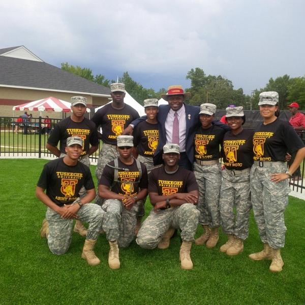 DrBrianJohnson1's tweet photo. Tuskegee Army ROTC #TUFINEST #TUBESTANDBRIGHTEST http://t.co/onRc5tTivZ