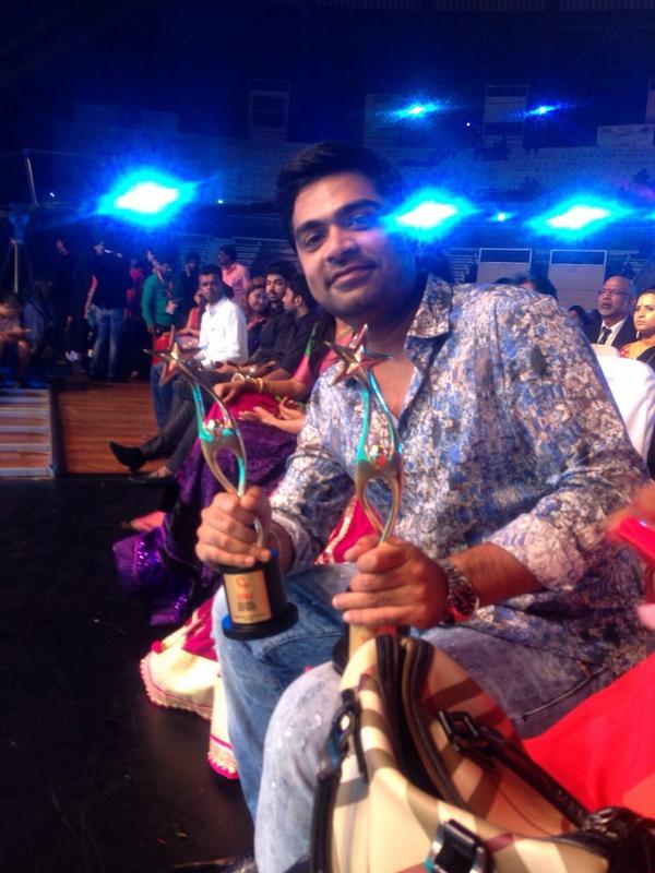 dhanushkraja's tweet photo. Thank u siima 4 givin me best actor 4 MARIYAAN.thanks 2 everyone who voted 4 me and thanks Simbu 4 collecting it :) http://t.co/KkqDISLPXG