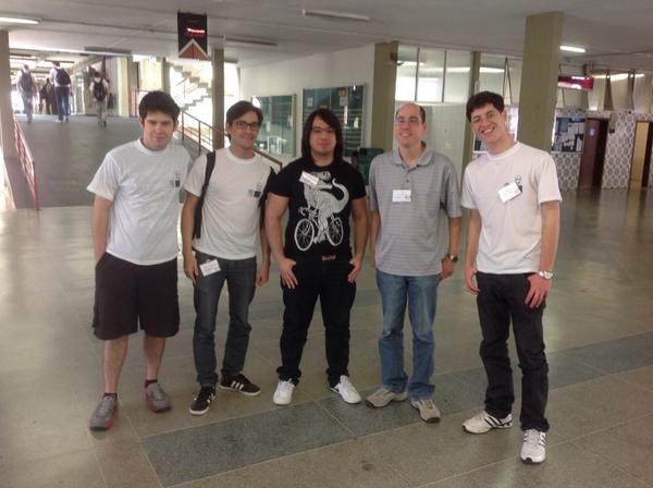 eparaiso's tweet photo. Equipe da #pucpr reunida antes do início da #maratonaDeProgramacao http://t.co/bCzSixokW6