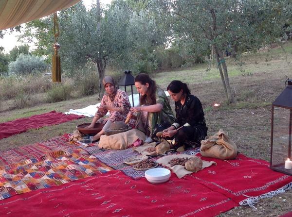 studiouno3's tweet image. Ecco chi c'è dietro il successo di #simplementArgan #donne #Marocco #GualdoCattaneo #Umbria #cosmesi