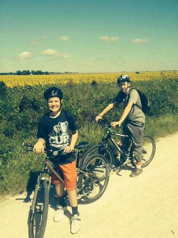 Troop10BSA's tweet photo. #Katytrail #sunflowers #missouri #scouting #troop10bsa #hoacbsa http://t.co/hzsvJKFHFL