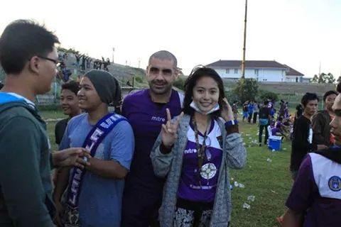 Gadis Tribun Viola tweet media