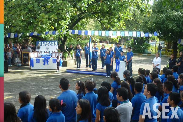 ASEx_UJMD's tweet photo. Compartimos con ustedes algunas imágenes del Acto cívico de la Academia de Gestión Empresarial realizado esta mañana. http://t.co/r7ZusskuNH