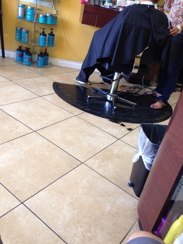 jedimindtrading's tweet image. Waiting at the barbershop 2 heads in front of me ahhh!! the wait lol #jeopardymusic #barbershop #freshfade #weekend