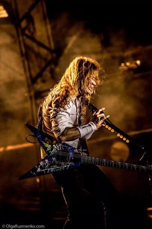 HAPPY B RTHDAY DAVE MUSTA NE ! :) 