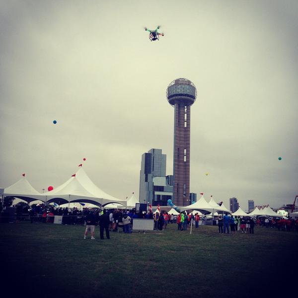 SEEPictures's tweet photo. 70,000 people at the #dallasheartwalk  and we filmed them all!  Proud to partner with @AHA_Dallas yet again! http://t.co/lIic57kn4g
