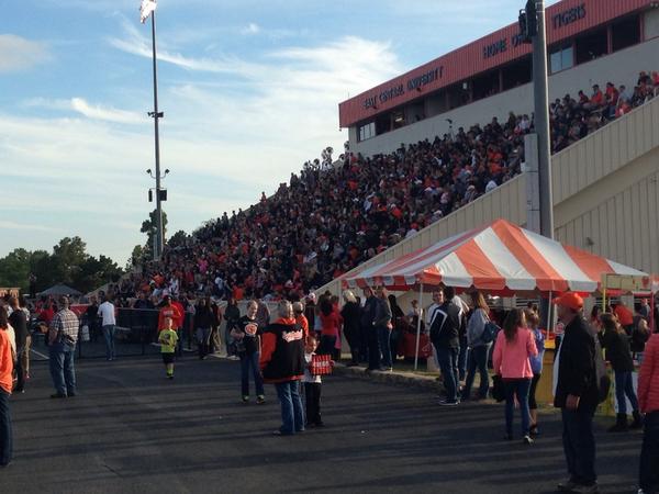 ECUTigersMBB's tweet photo. Go @ECU_TIGERFB! Home opener, perfect night, great crowd, &amp; @ecutigersmbb bounce house! #HereOurRoar http://t.co/hxAF4lcmoM