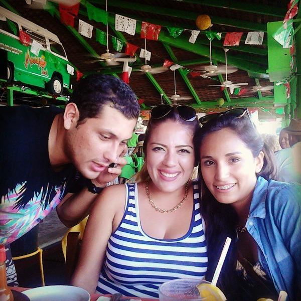 AACabobyBea's tweet image. Friends pasandola agusto #colado #friend #beer #loscabos by less9292