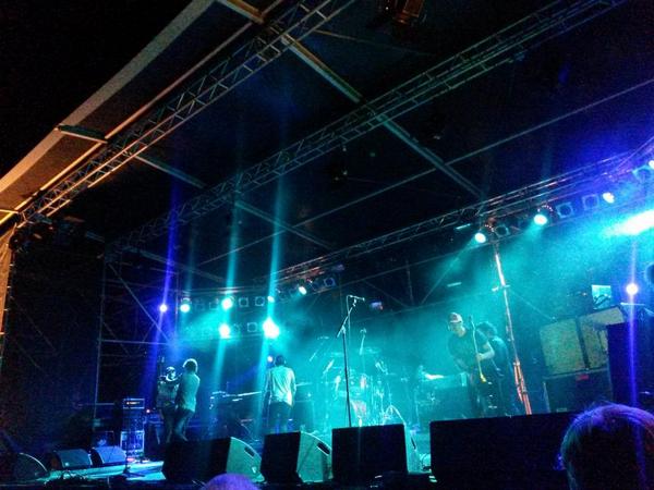 Strandwal's tweet photo. Rijswijk gaat uit zijn dak!! Met @vandikhoutlive #SWF2014 http://t.co/dkxEOYmbnv