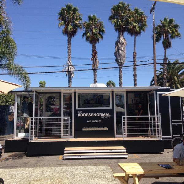 jbruce's tweet photo. #PopUpFail @gap suggesting that the people of Venice and Abbot Kinney should #DressNormal. Really? #ScrewNormal #fail http://t.co/PAE7TgI0Uj