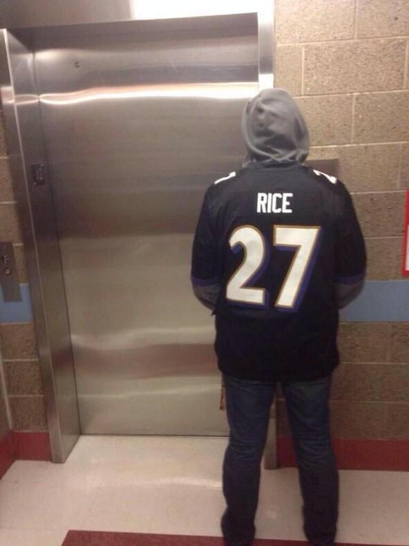 FunnyPicsDepot's tweet photo. I'll take the stairs. http://t.co/DVLmMjvni9