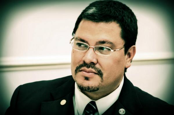 PCPro4Less's tweet image. "Like" our CEO for @PCPro4Less on Facebook by visiting this link: goo.gl/ljjwY9
#PCPro4Less #FernandoPantoja