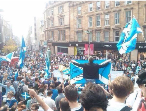 williamsonkev's tweet photo. I know theres always banter between Edin/Glasgow. But looking at pics from Glasgow today couldn't love the city more http://t.co/JLAQynamzc