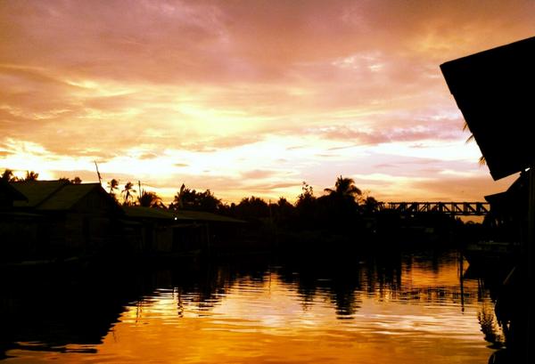 haruan7's tweet photo. Tamban, tempat numpang lahir,hee http://t.co/sulVMEh0En