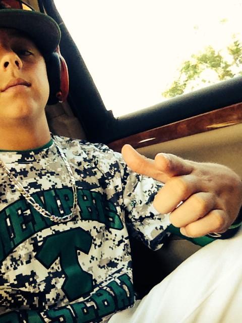 TyWarmath's tweet photo. Gameday!⚾️💯✈️ #letsgetit http://t.co/RRH4Zb7r0z