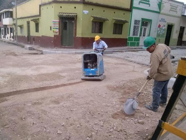 PLACA CR8 vias Eje Ludico de Gigante. Iguala Vibro de 7 tons, versatil y economico. Sensor Compactacion inteligente.