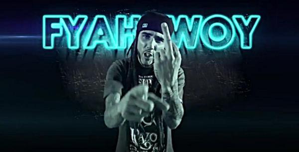 "Levanta el dedo y grita que les den"-#Fyahbwoy