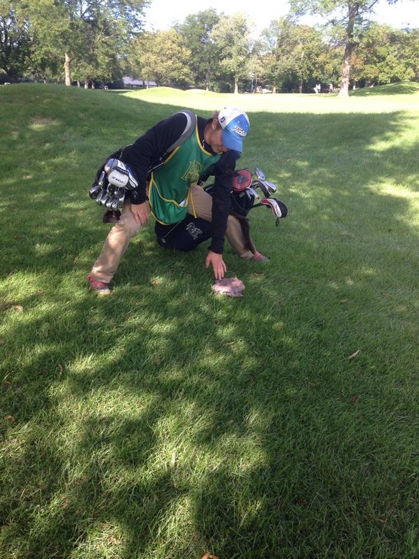 TotalCaddyMove's tweet image. When you are double bagging and drop your towel #TheStruggle #TCM