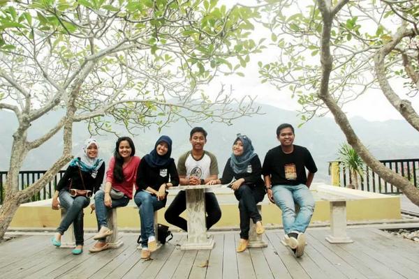 Vksuhendro's tweet photo. Hay kwn blengos dr desa tungka http://t.co/6Ax6ES0R0j