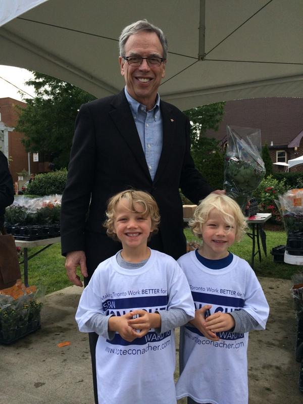 The Brothers with our MP at Fall Fest <a href="/joeoliver1/">Joe Oliver</a> <a href="/UptownYongeBIA/">UPtown Yonge</a> #voteconacher #ward16