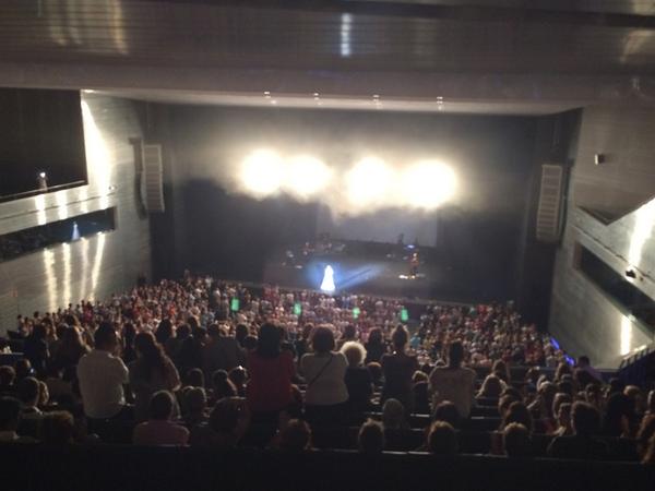 GorrionUrbanita's tweet photo. Cuando una artistaza como @PastoraSoler se entrega a su tierra como esta noche ocurre este resultado! Impresionante!! http://t.co/siduvB79gl