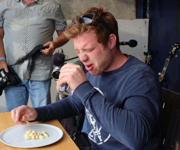 Abby_Newbery's tweet photo. Here's one of my favourite pics from @GarlicUK World Garlic Eating Comp 2014 - the sort of face I'd pull! #funstinks http://t.co/YJpKhkvreh