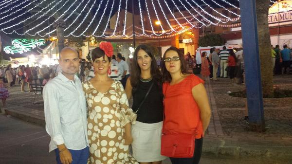 Eujimenez79's tweet image. Para rematar el verano y antes de empezar las clases...vámonos de feria!!!  @DulceJimenez_84 @silviajimenezal #Fasss