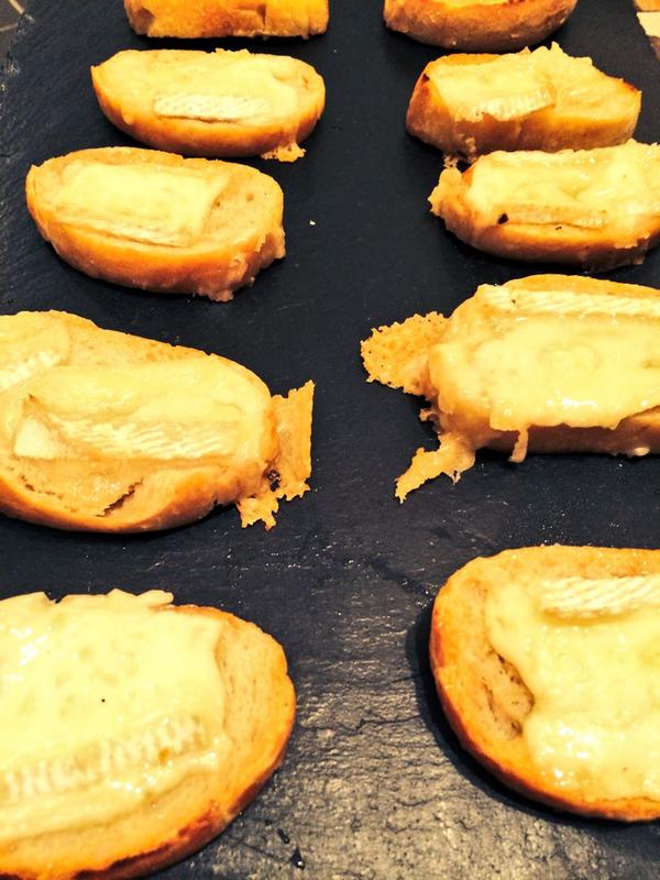 GriddleProject's tweet photo. Wigmore Cheese and Essex Honey on Toast to kick things off. #essex #supperclub http://t.co/DQUu1KHmKs