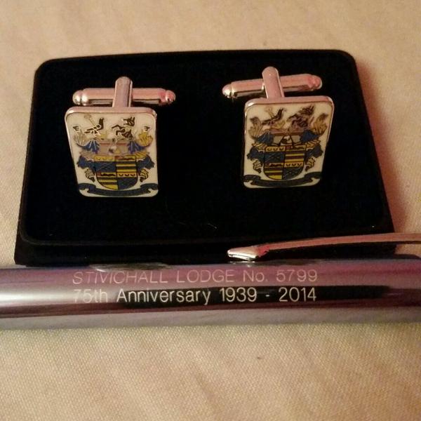Excellent night at #Stivichall Lodge for their 75th Anniversary &amp; gifts for all attending Brethren! @WarwickshirePGL