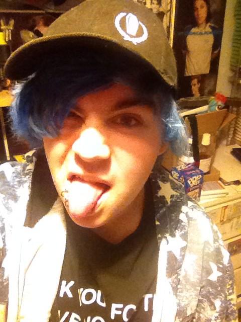 SammyTombs's tweet photo. I tried to be pop punk http://t.co/shIYf6hzAJ