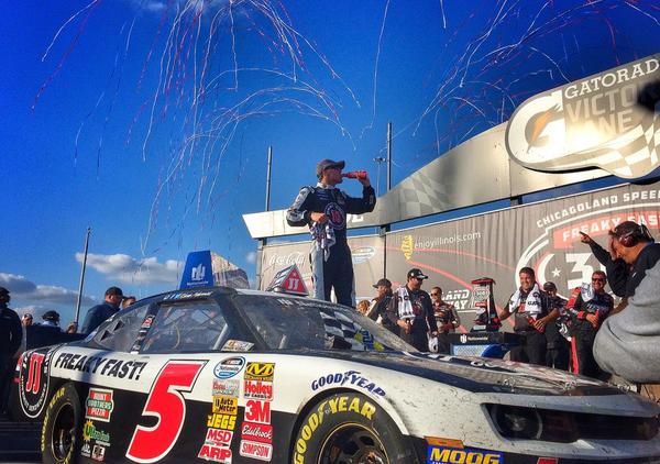 SunocoRacing's tweet photo. Victory celebration for the #FreakyFast300 winner @KevinHarvick, @JRMotorsports, @DaleJr and Keelan! #FueledBySunoco http://t.co/EuhSuGyrAp