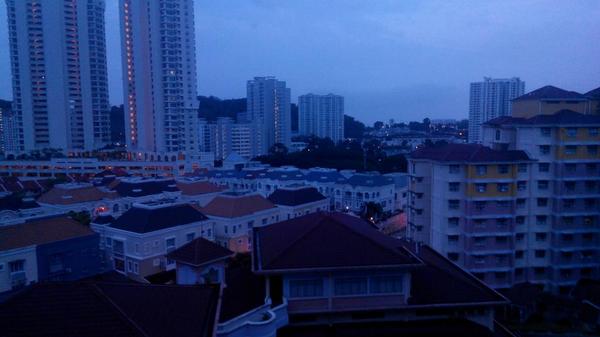 nickfaiz's tweet photo. Cuaca baik... Jom jogging... #GoFit #FitPhysics http://t.co/ZtbQmihZbQ