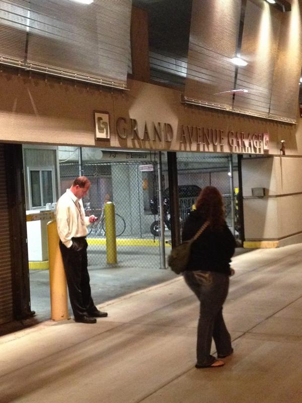 averyelisee's tweet photo. @edsheeran were by the grand avenue garage! Please come say hi! π #WhereisEd #waitingforEd http://t.co/RPDtWMKZuW