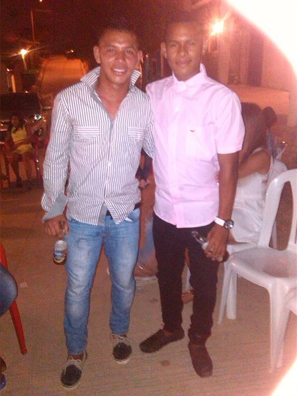 Marcojoo8A's tweet photo. Un Dia De Vacile Con El Brow (Y) http://t.co/0W4kPOxvhj