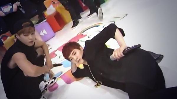 PhandomShip's tweet image. Remember when Yoongi spent most of his time napping on ASC 

#SBSPopAsiaBTS #MTVEMA #방탄소년단투표 @SBS_MTV