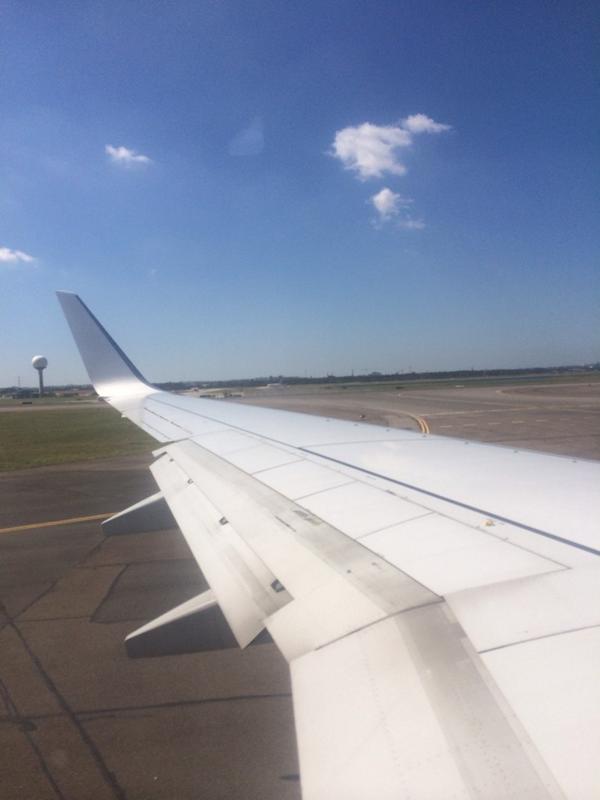 ftw_revolution's tweet photo. Goodbye Sydney,, ello Bali YIP YAAARR!! #rebelsleavetherephoneon #iknowimnotcool #imaderek #FTW http://t.co/I1cMruiBCa