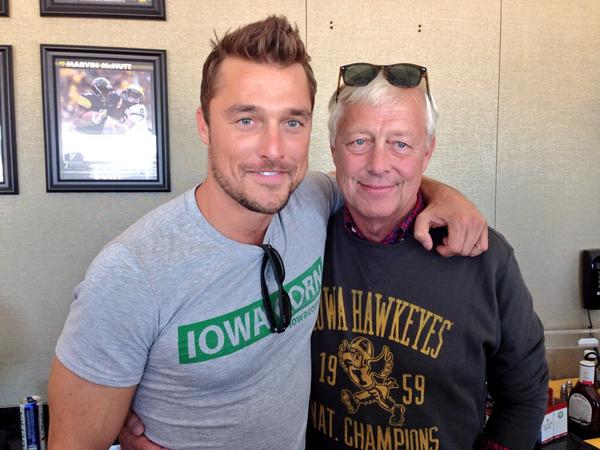 chris -  Bachelor 19 - Chris Soules - Whitney Bischoff - Fan Forum - Facebook - IG - Twitter - Media - Discussion - Page 3 BxdR_TcCYAAFzjX