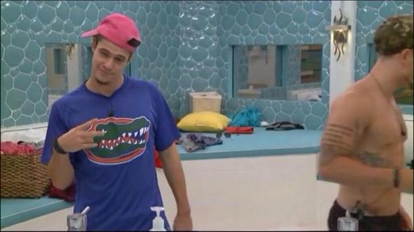 ZachRFanbb16's tweet photo. Zach: "Peace out losers" #TeamZach #BB16 http://t.co/F9rY1zooMS