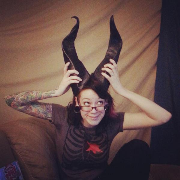skinsmithstudio's tweet photo. All sewn n ready to be riveted! The left one isn't facing the right way, but these are so nice! #Maleficent #cosplay http://t.co/NbtpHlxjTj