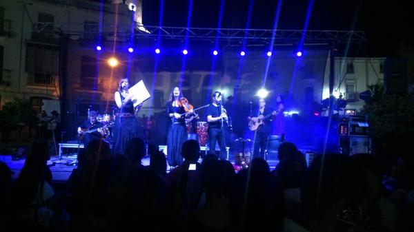 angela5cr's tweet photo. @acetrefolk gran concierto... Gracias http://t.co/Y4WqKBmRme