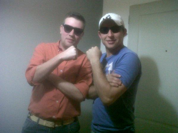fedelobato's tweet photo. Previa de #MaidanaVsMayweather. Con canelo @MosquitoSanchez http://t.co/bTezH4y7Le