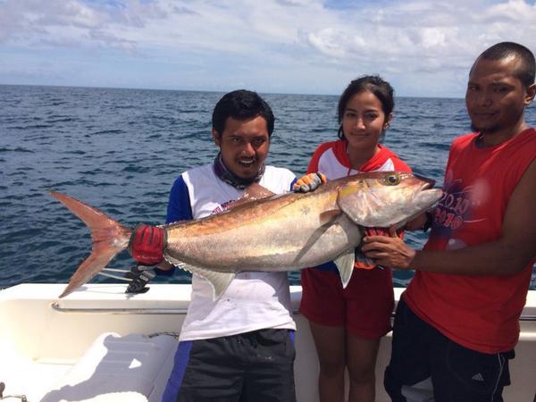 Official_MNCTV's tweet photo. Bnyknya ikan monster bersarang di perairan Ujung Kulon &amp; Krakatau membuat @pancing_mnctv tergugah! Stay Tune pk 10.00 http://t.co/c4M166kuz6