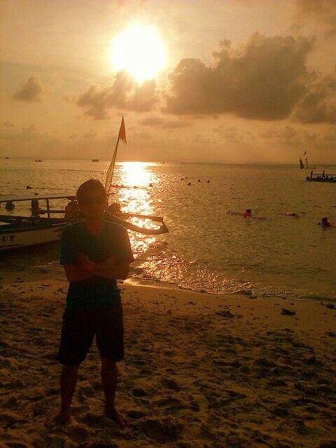 Agachi19's tweet photo. Sunset Pasir Putih Pantai Pangandaran Ciamis #CeritaPejalan http://t.co/kNKGe4LMLm