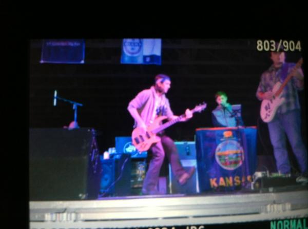 kelsi_D_miller's tweet photo. The @JaredDanielsBnd rocked it tonight at the #ConcertInTheCountry http://t.co/F0VuIn05if